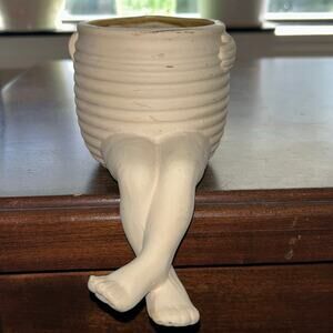 Vintage shelf sitter planter mug legs made in Taiwan